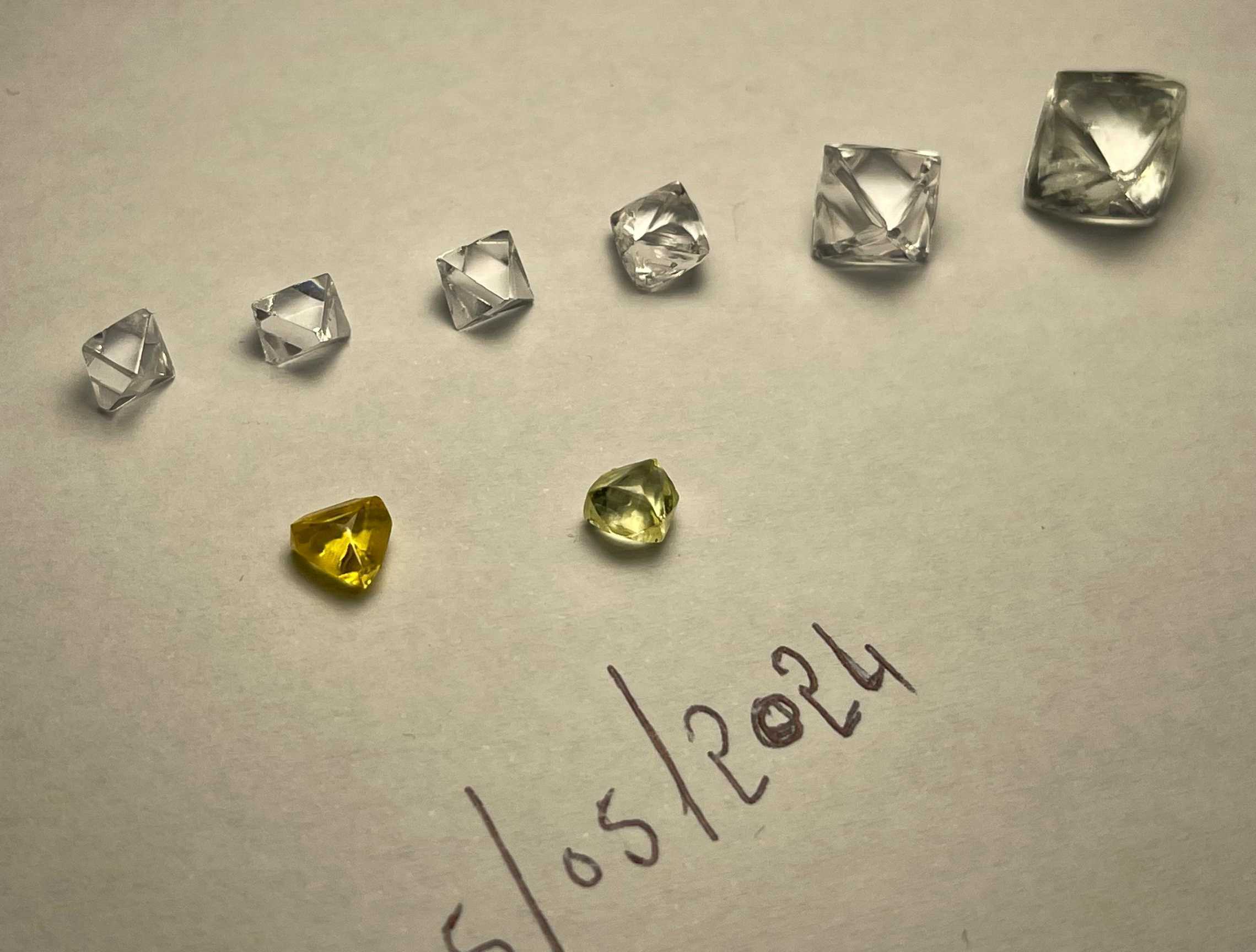 3b6be3d0-3b85-42f4-9779-13e3db2dc8d6-1